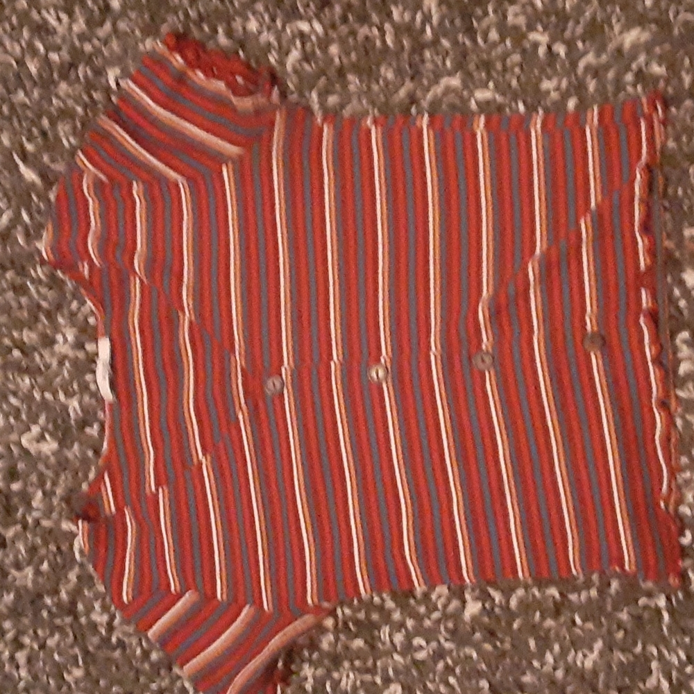 Xs button crop top